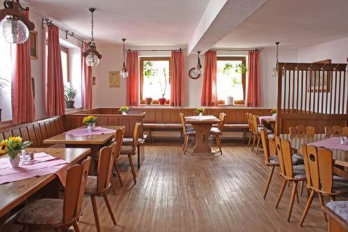 Gasthof Zur Krone Burghaslach Exterior photo